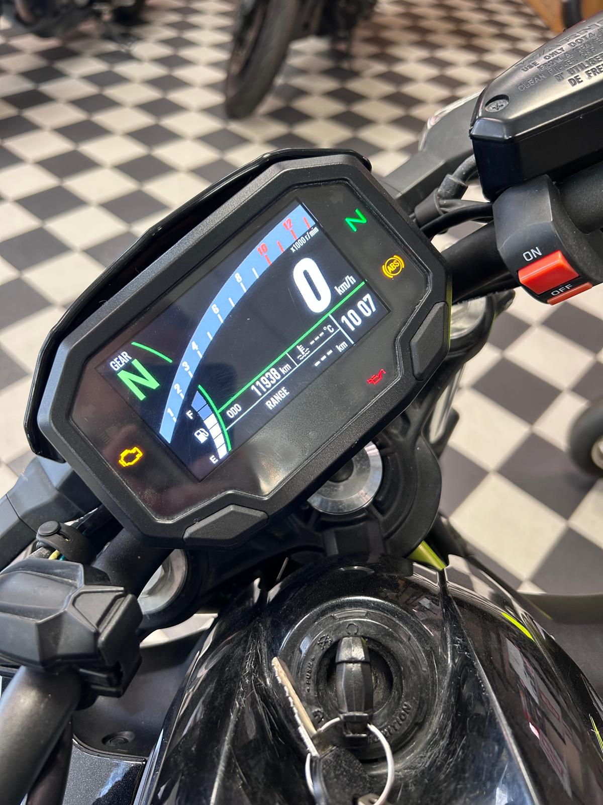 KAWASAKI z 650