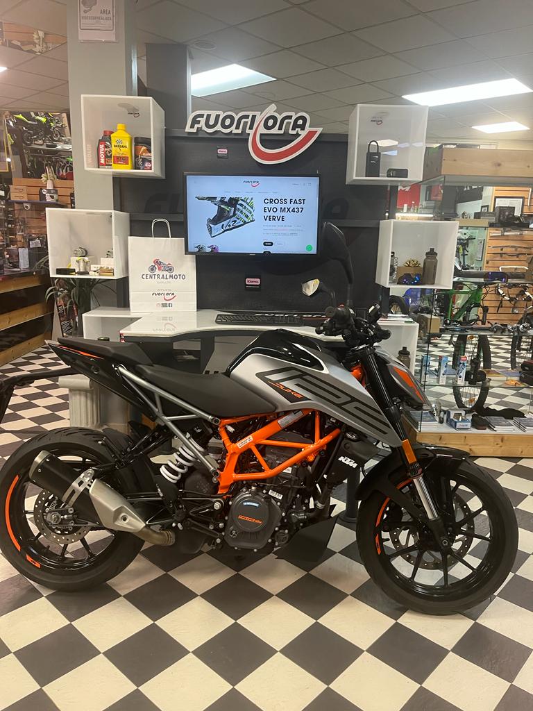 KTM DUKE 125 2022