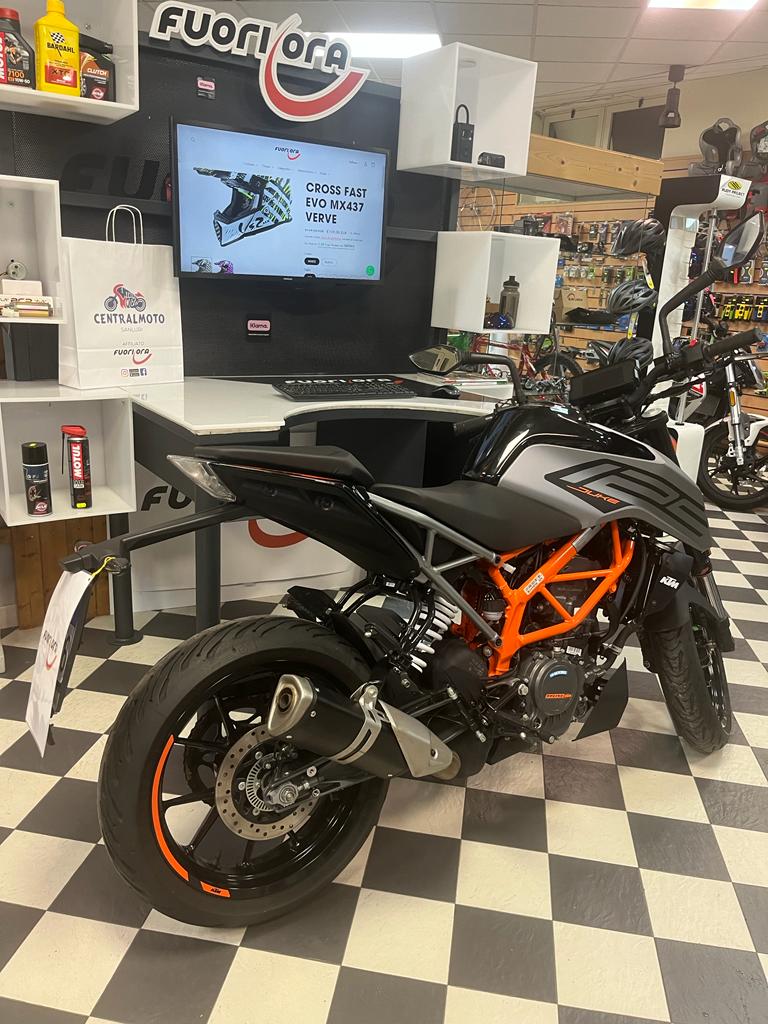 KTM DUKE 125 2022