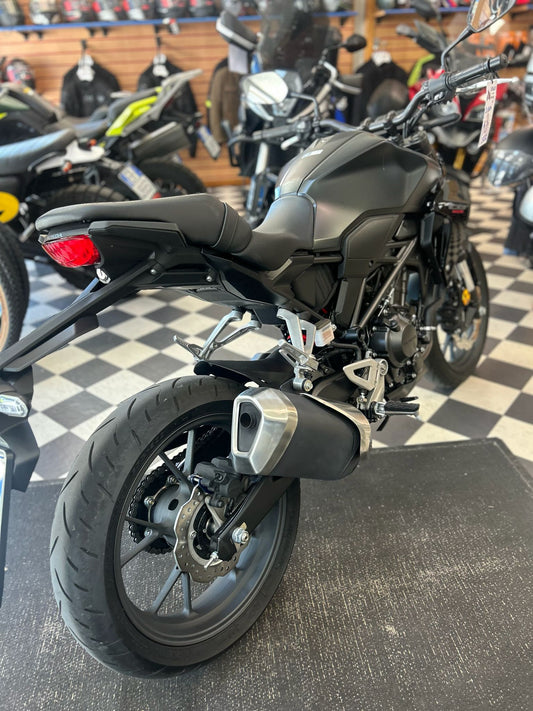 usato honda cb 300 2025