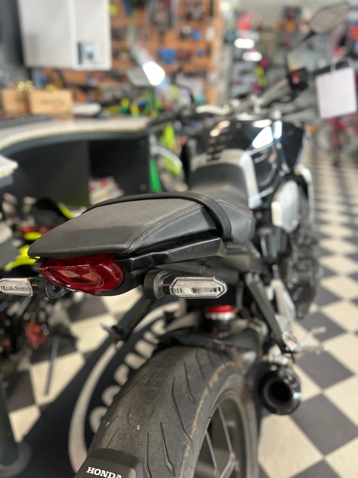 HONDA CB 1000 R