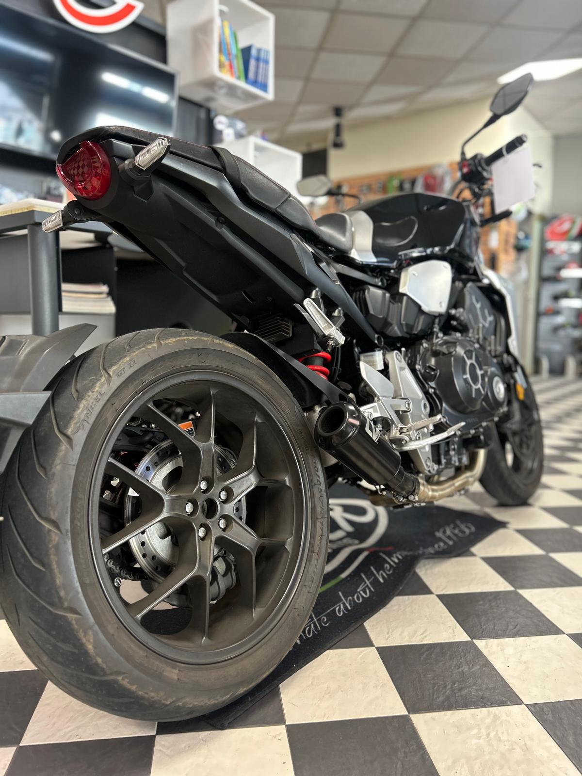 HONDA CB 1000 R