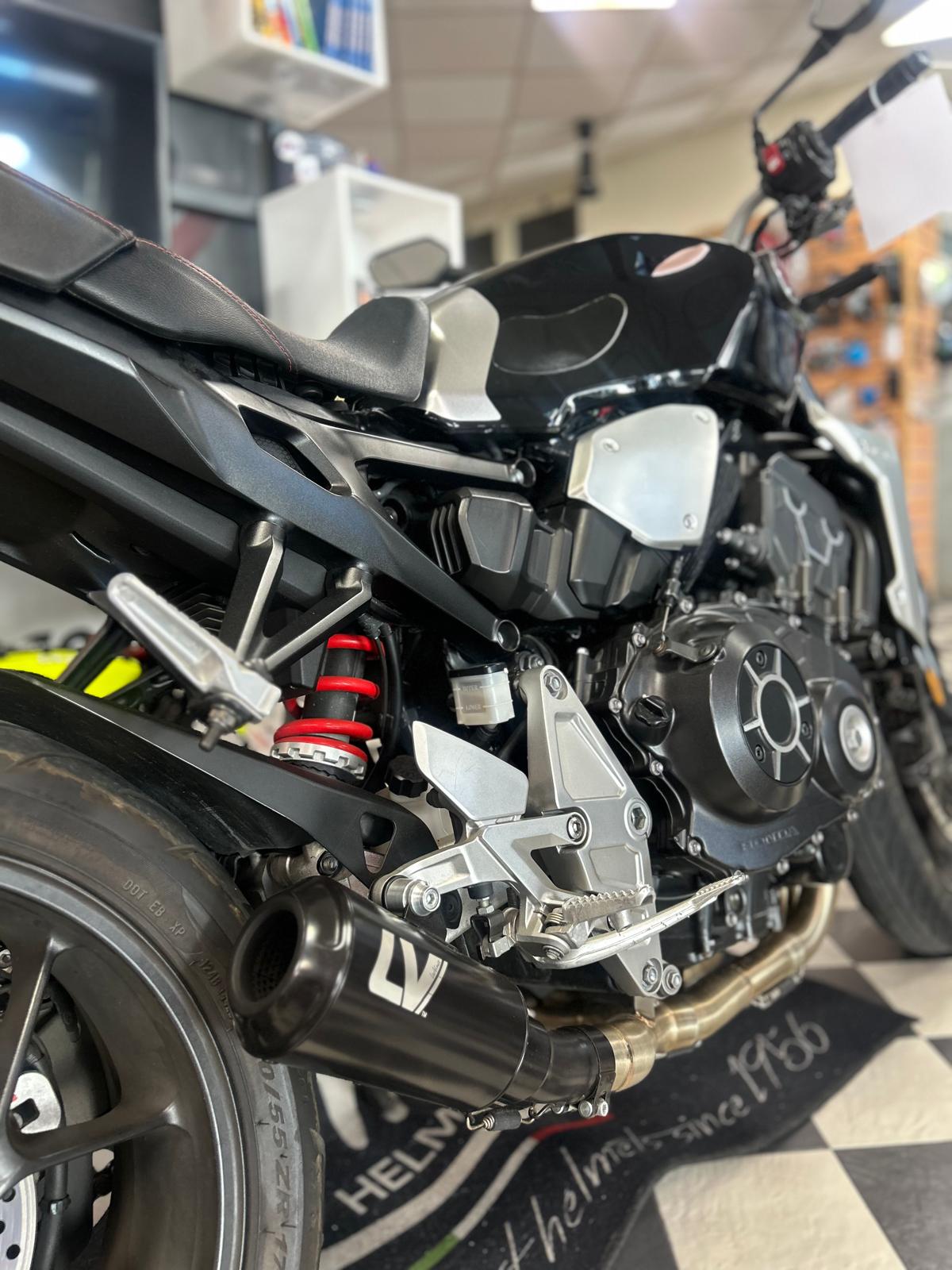HONDA CB 1000 R
