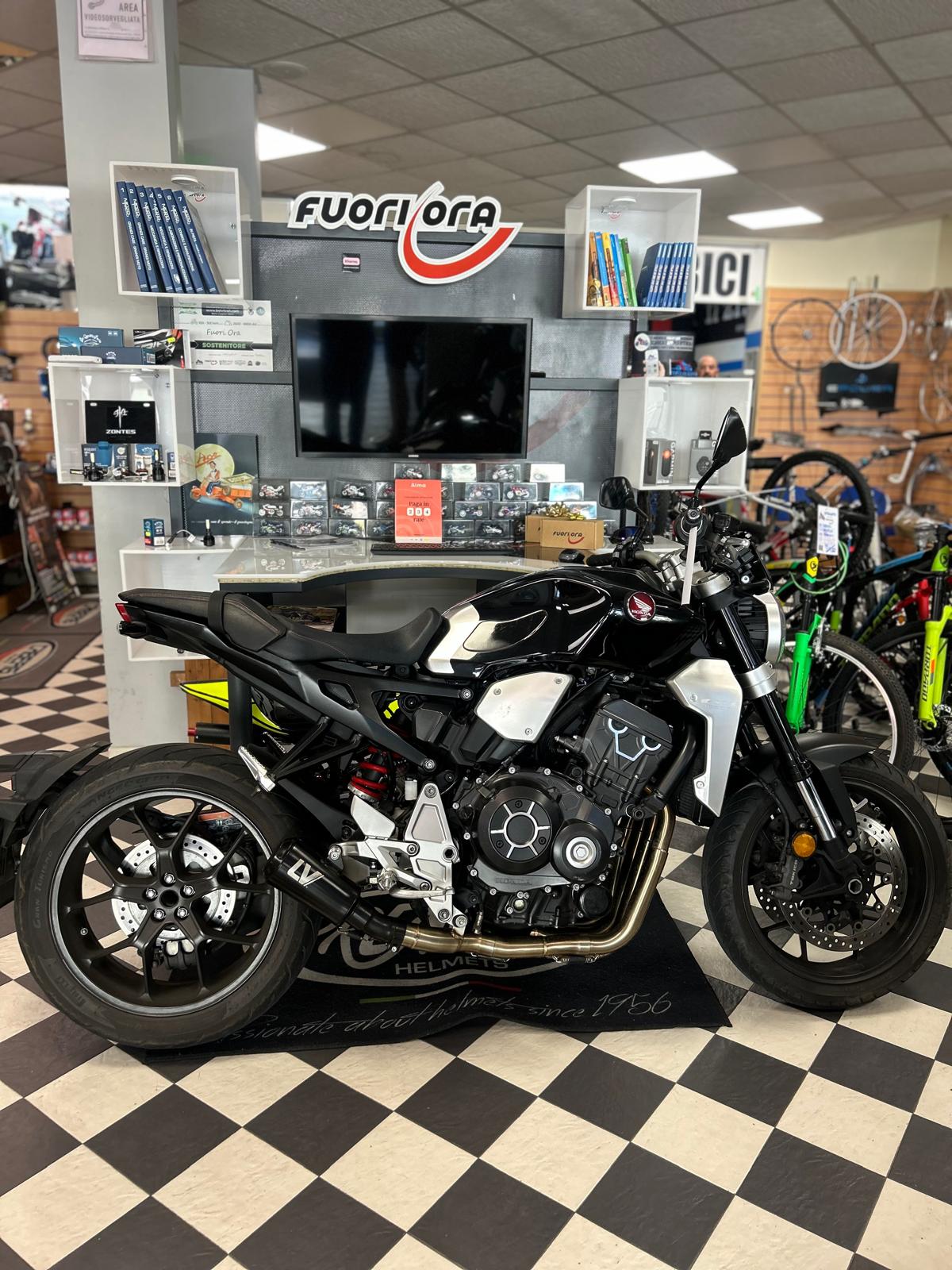 HONDA CB 1000 R