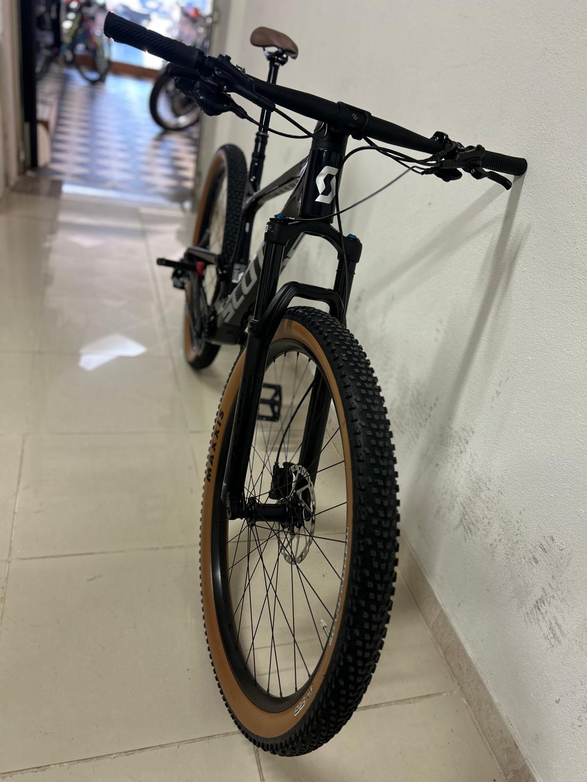SCOTT 2025 COMP RC TG L  CARBON